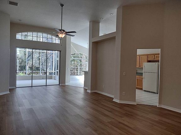 4th image of 518 High Vista Dr