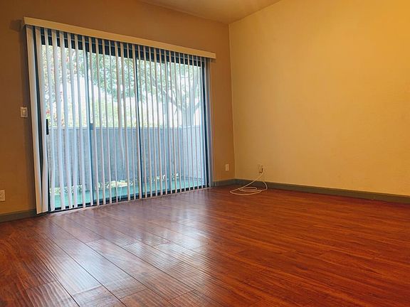 4th image of 10943 Laurel Canyon Blvd