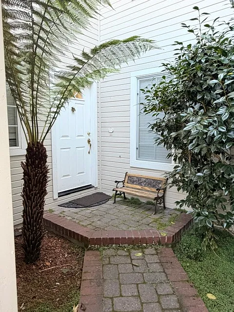 3 bed, 2.5 bath, 1772 sqft, $5,500 — Photo 2