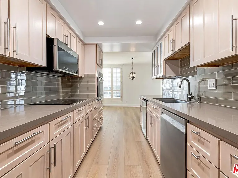 1710 Malcolm Ave #303 — Photo 10