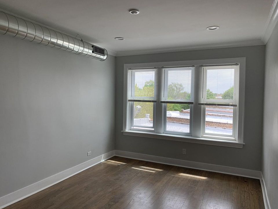 1st image of 4738 N Lowell Ave #1