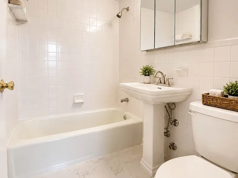 65 W 68th St #7 — Photo 5