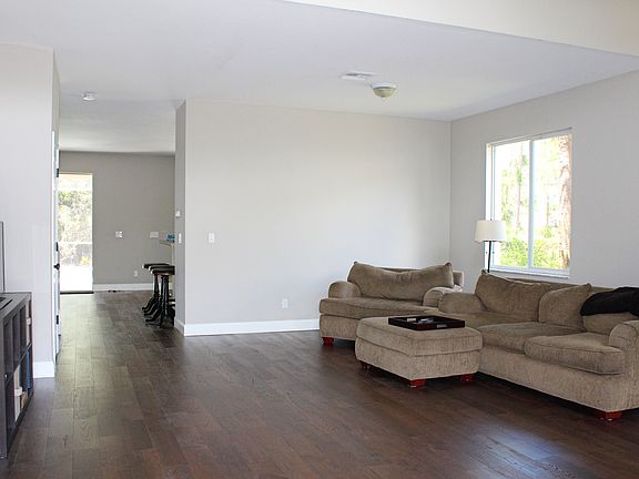 2nd image of 7939 Wexford Dr