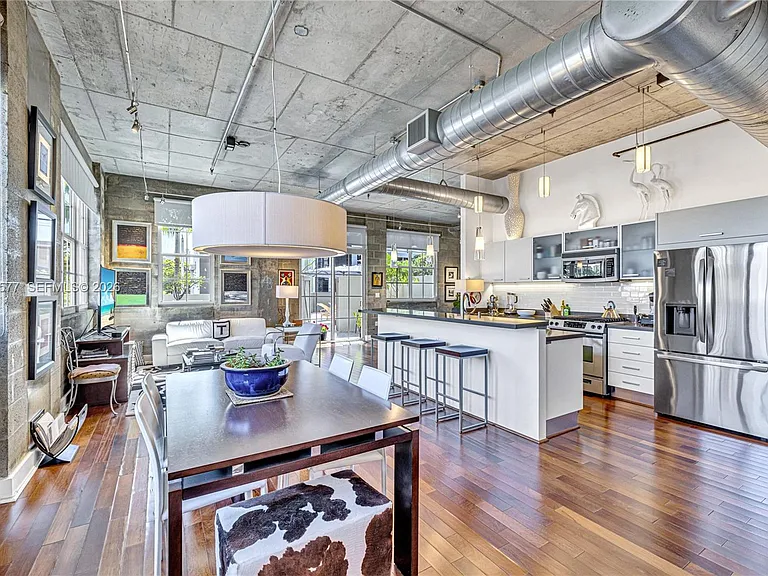 410 NW 1st Ave #206 — Photo 7