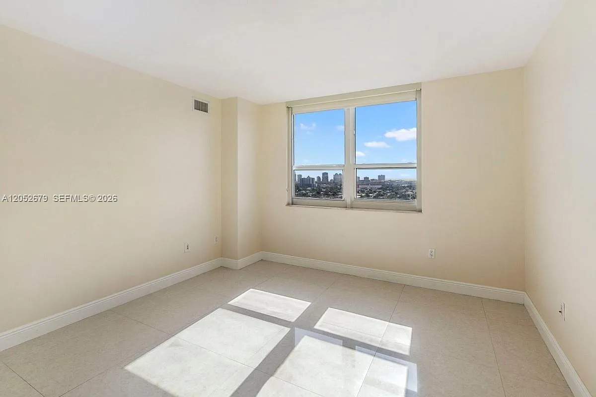 3 bed, 3.0 bath, $4,700 — Photo 3