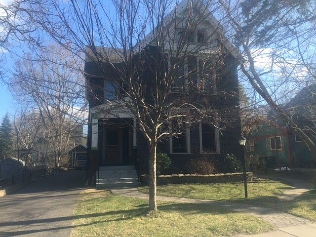 1st image of 119 Pine St E #2