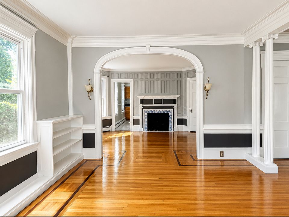 1st image of 23 Maynard St #1