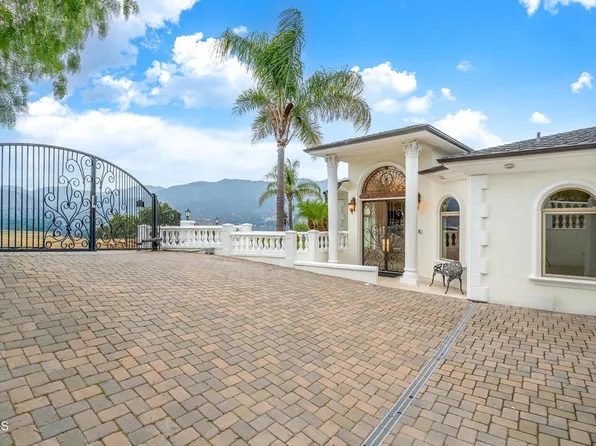 450 Palmerstone Dr, La Canada Flintridge, CA 91011