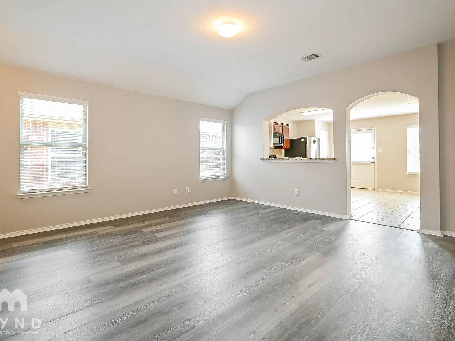 4 bed, 2.0 bath, 1627 sqft, $2,095 — Photo 3