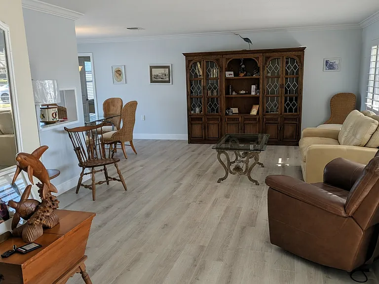 820 Capri Blvd — Photo 8