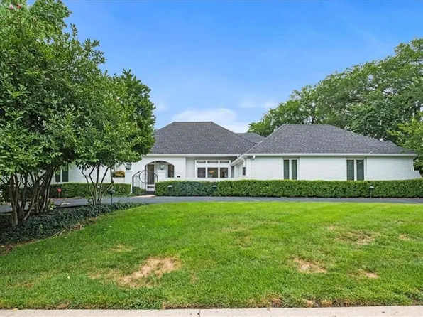 1226 W 64th Ter, Kansas City, MO 64113