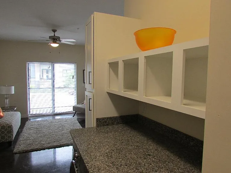 908 Perry Street — Photo 14