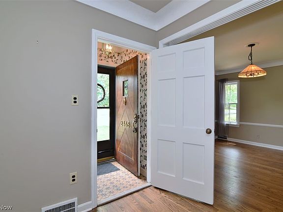 2nd image of 2448 Fenwick Rd