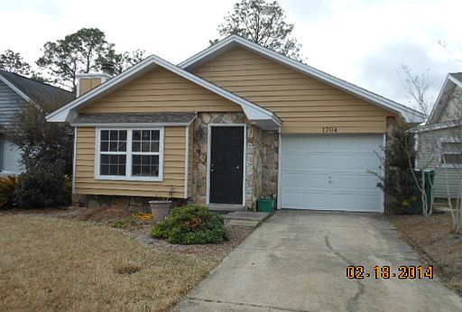 1st image of 1704 Bennetts End