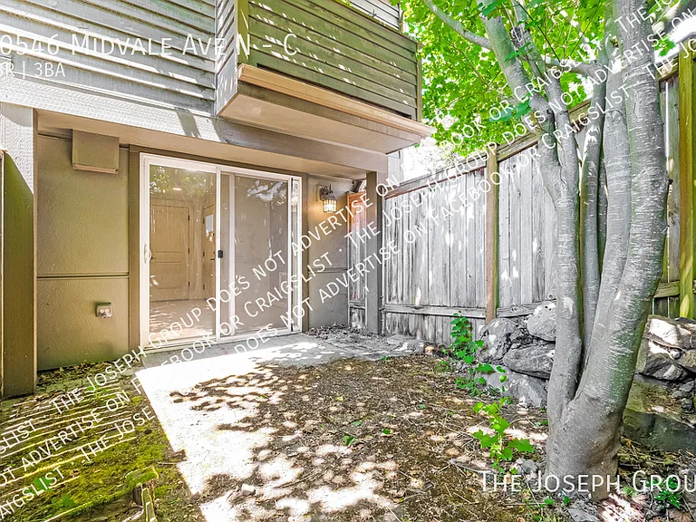 10546 Midvale Ave N #C — Photo 24
