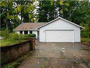 1st image of 3241 Eagle Dr NE