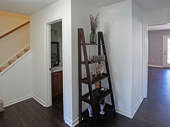 3rd image of 40 Wood Pointe Dr Unit 15