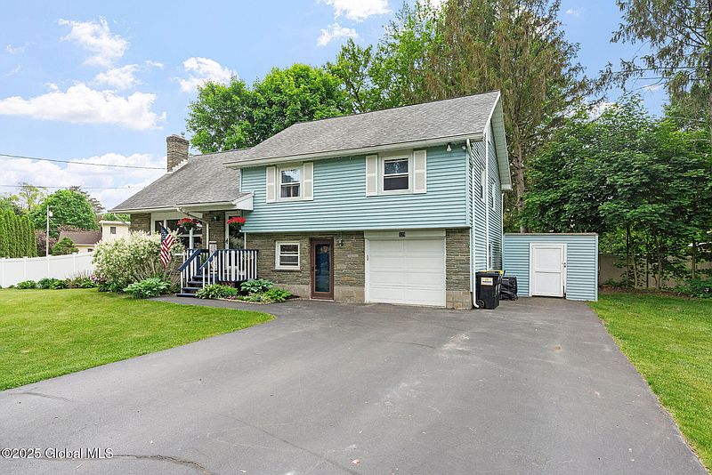 2nd image of 129 Charlton Road