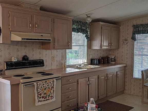 4th image of 255 NW 40th Ave Lot 20