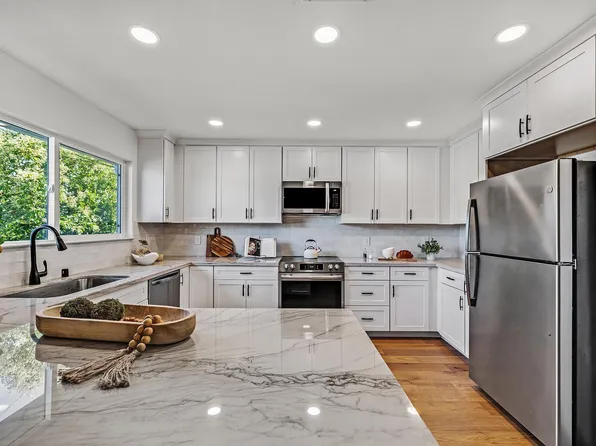 429 Willow Ct, Livermore, CA 94550