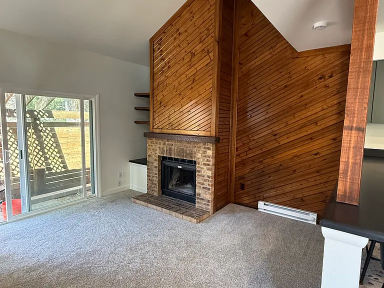 1012 Driftwood Dr — Photo 5