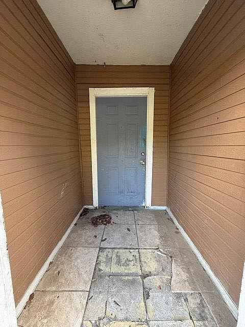 1st image of 903 Wilder Ave