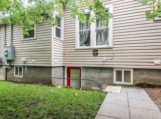 2705 SE Stark St #B, Portland, OR 97214