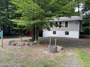 8938 Deerfield Rd, Tobyhanna, PA 18466
