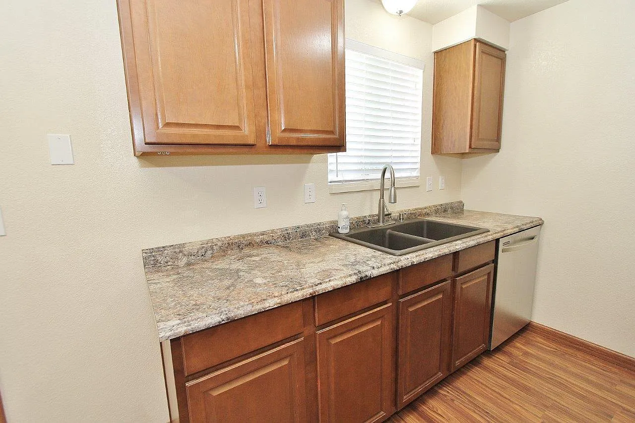 1853 W Malad Ln — Photo 2