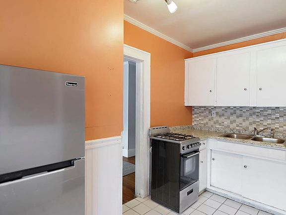 2nd image of 730 7th Ave N APT 4