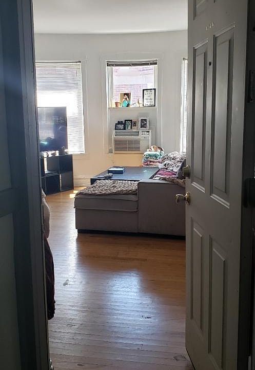 1st image of 5533 N Kenmore Ave #3B