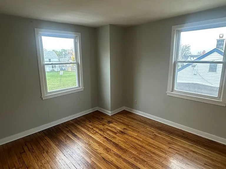 18-24 Balzac Court — Photo 6