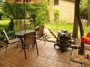 5920 Meadow Dr, Lisle, IL 60532