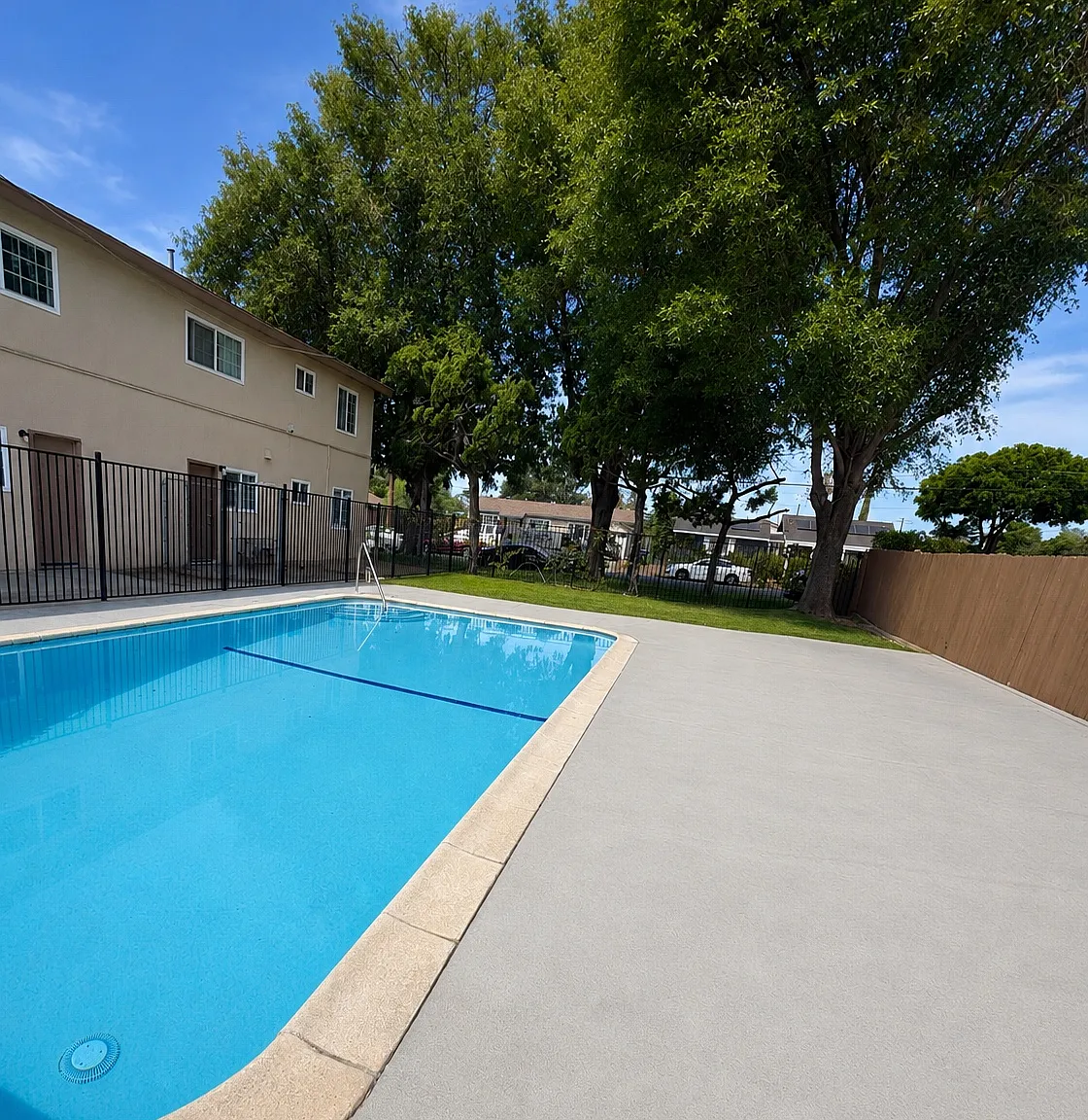 Cherry Ave, Beaumont — Photo 2