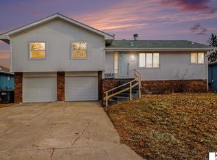 1417 N 146th Plz, Omaha, NE 68154