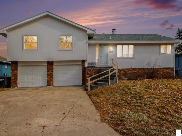 1417 N 146th Plz, Omaha, NE 68154
