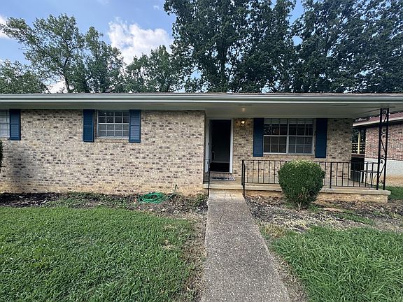 2nd image of 511 Royal Crest Dr
