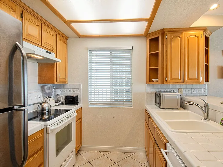 3703 Seashore Dr — Photo 6