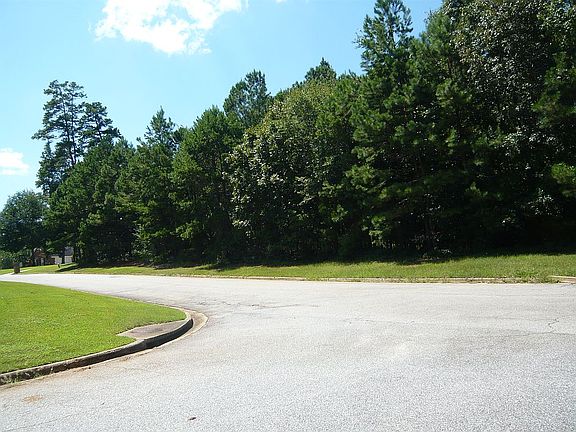 3rd image of 144 Winnstead Dr