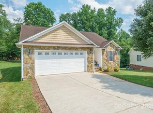1566 Mayfair Dr, Conover, NC 28613
