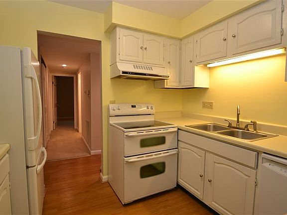 5th image of 9750 Bunker Hill Ln Unit 58