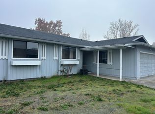 2908 Lois Ln, Grants Pass, OR 97527