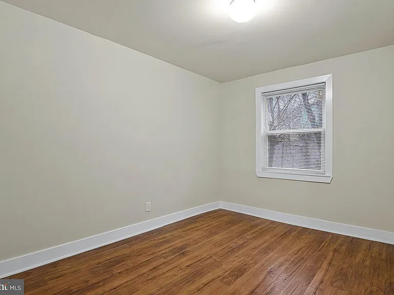 3427 B St SE #1 — Photo 14