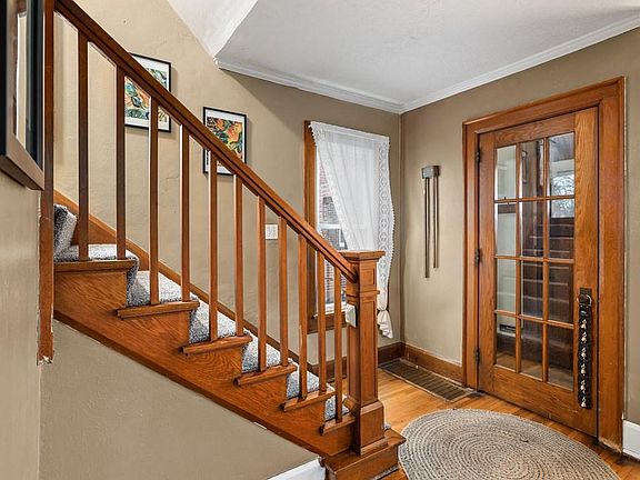 4th image of 479 Marion Ave
