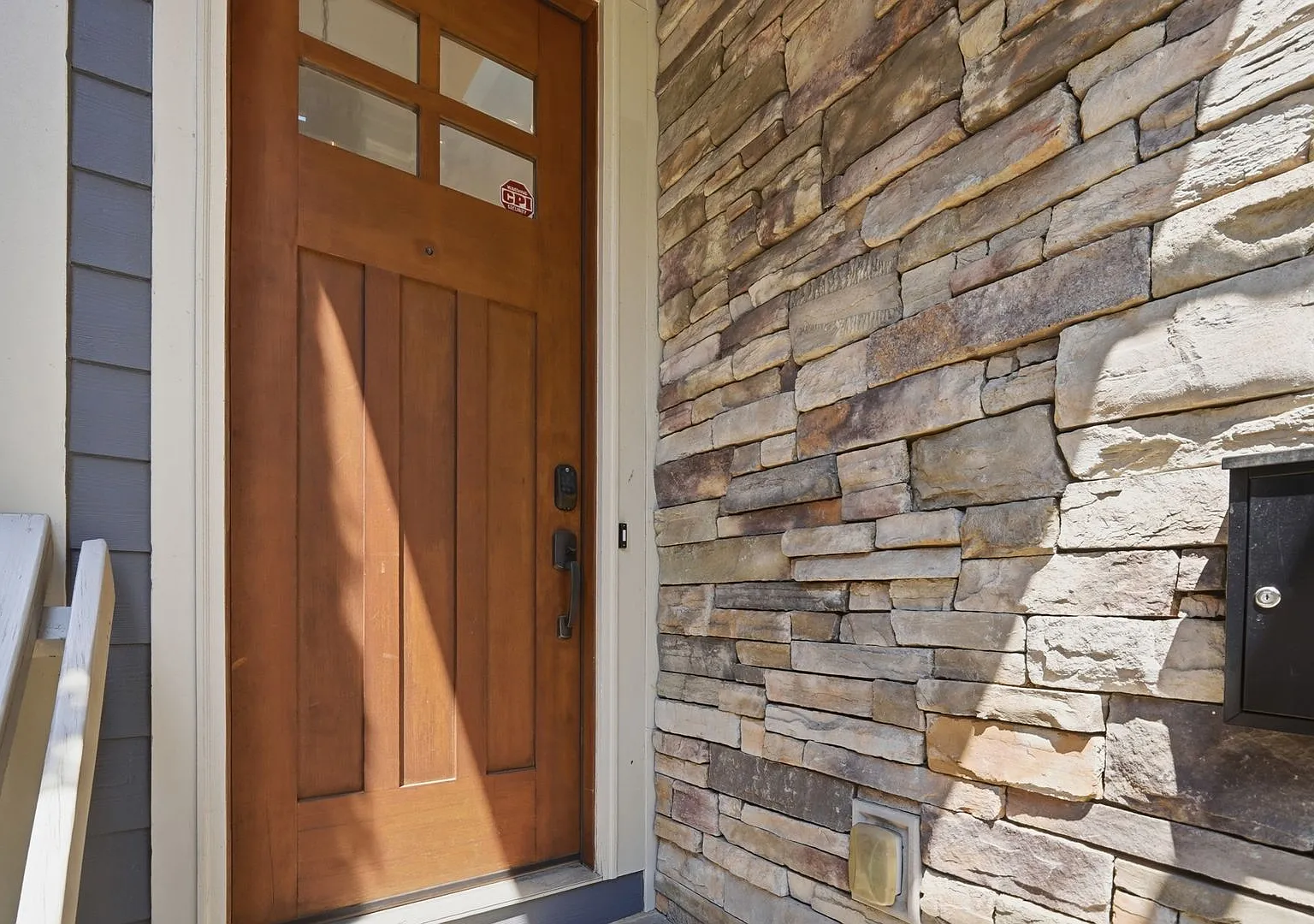 Custom Craftsman Home in Prime Location — Photo 4