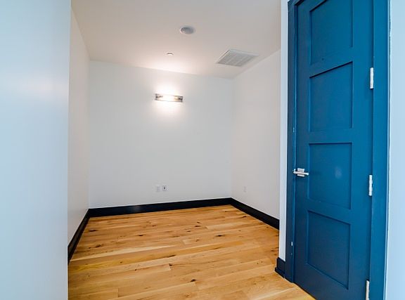 4th image of 10 Montieth St #551