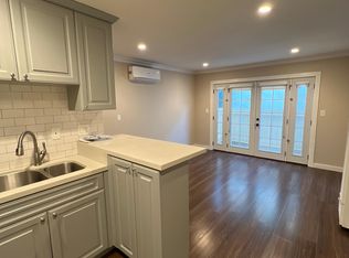 748 12th St #C, Manhattan Beach, CA 90266