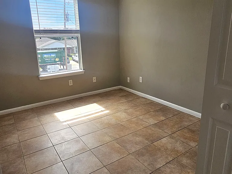 1275 Redwood Ln #B — Photo 13
