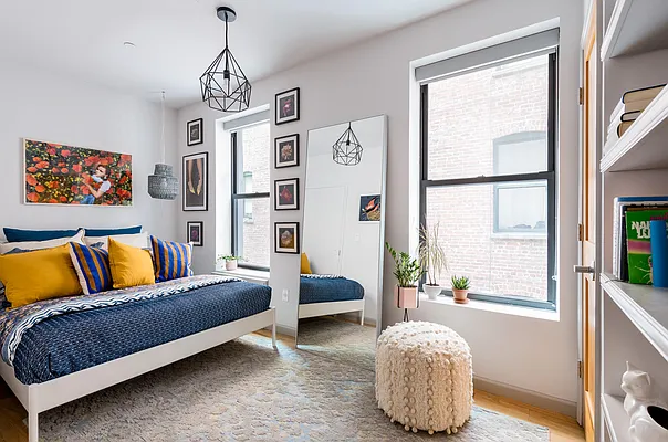 Sold by Compass | media 17