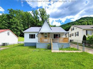 1015 Fairhaven Dr, Charleston, WV 25306